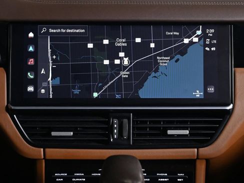 Certified 2023 Porsche Cayenne Platinum Edition AWD/4WD image 28