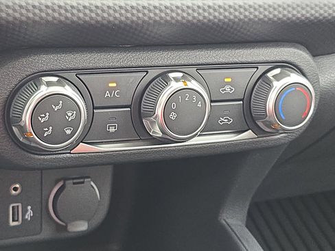 New 2025 Nissan Kicks Play S image 23