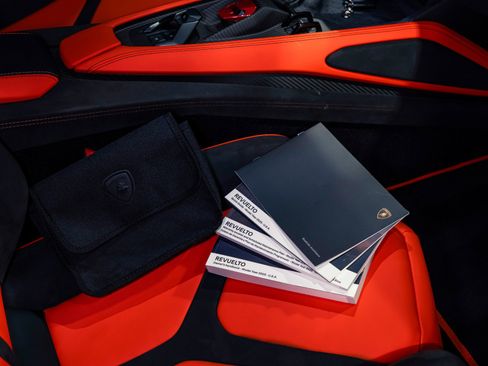 Used 2025 Lamborghini Revuelto AWD/4WD image 50