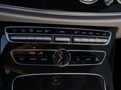 Used 2019 Mercedes-Benz E 300 image 25