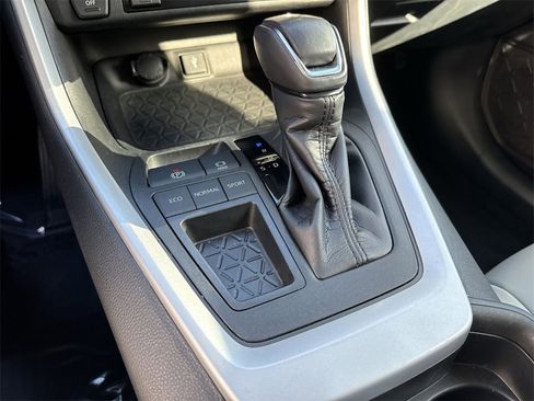 Used 2021 Toyota RAV4 XLE Premium image 54