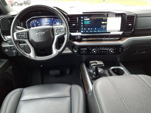Used 2024 Chevrolet Silverado 1500 LT Trail Boss w/ Convenience Package II AWD/4WD image 10