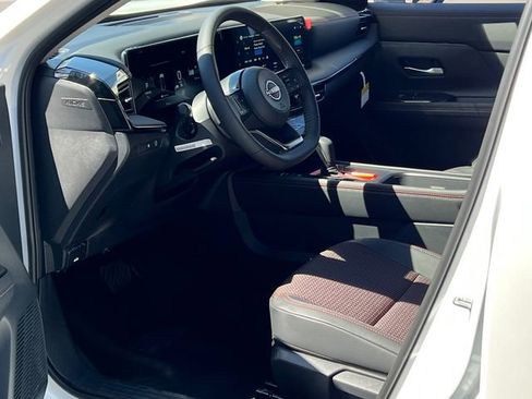 New 2026 Nissan Kicks SR FWD image 11