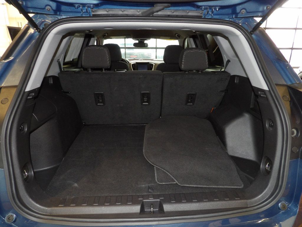 Used 2024 GMC Terrain SLE AWD/4WD image 18