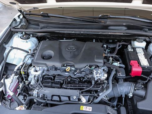 Used 2023 Toyota Camry SE w/ Protection Package (Q2) (TMS) FWD image 30