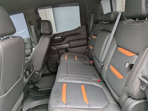 Used 2021 GMC Sierra 1500 AT4 w/ AT4 Premium Package AWD/4WD image 9