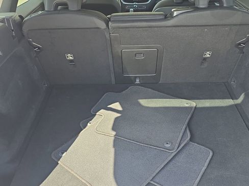 Certified 2023 Volvo XC60 B5 Core image 9