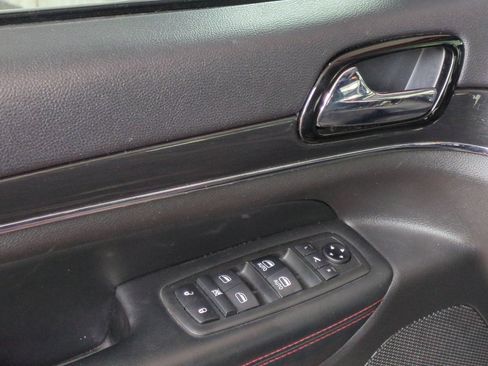 Used 2019 Jeep Grand Cherokee Trailhawk AWD/4WD image 11