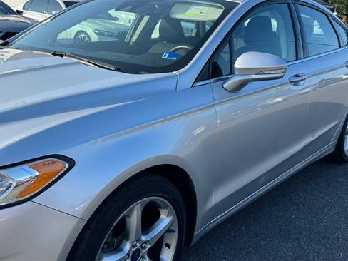 Used 2016 Ford Fusion SE AWD/4WD image 10