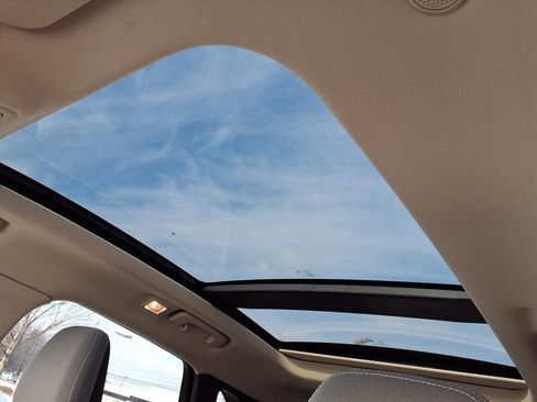 Used 2020 Ford Escape SE image 6