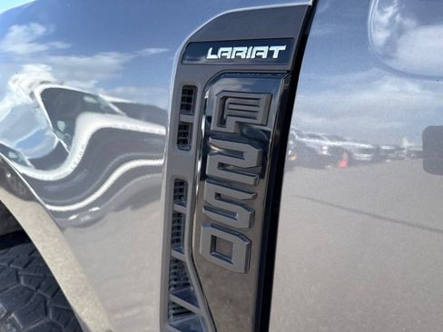 Used 2023 Ford F250 Lariat w/ Lariat Ultimate Package AWD/4WD image 12