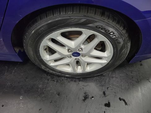 Used 2016 Ford Fusion SE FWD image 13