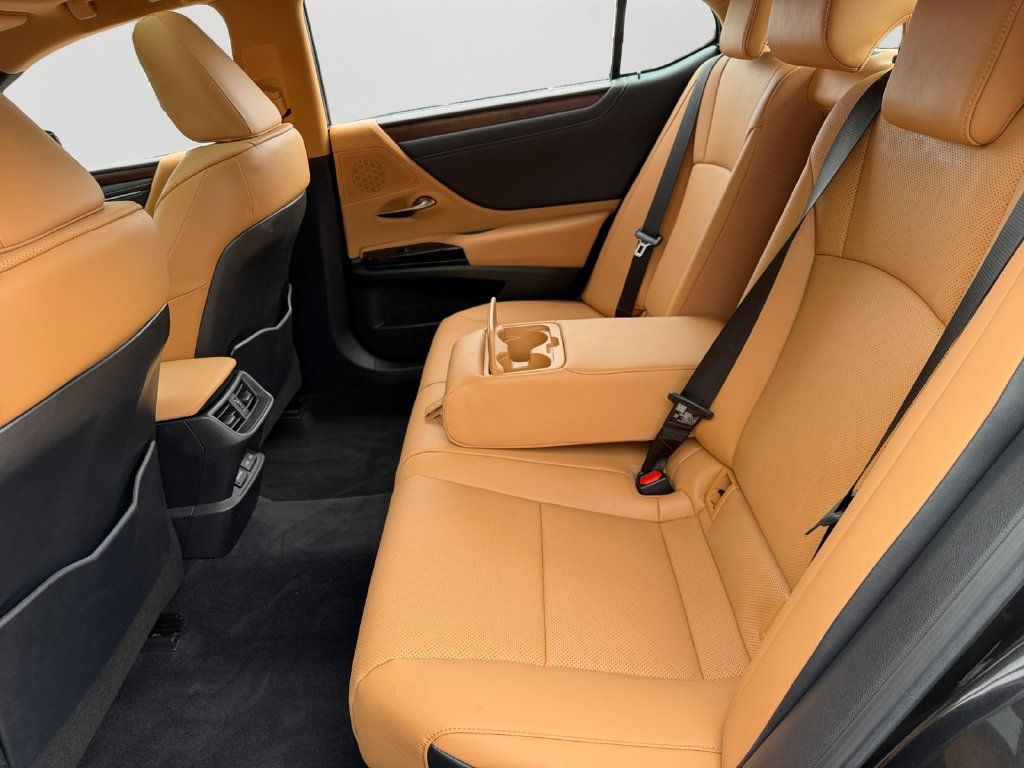 Certified 2024 Lexus ES 350 w/ Premium Package FWD image 11