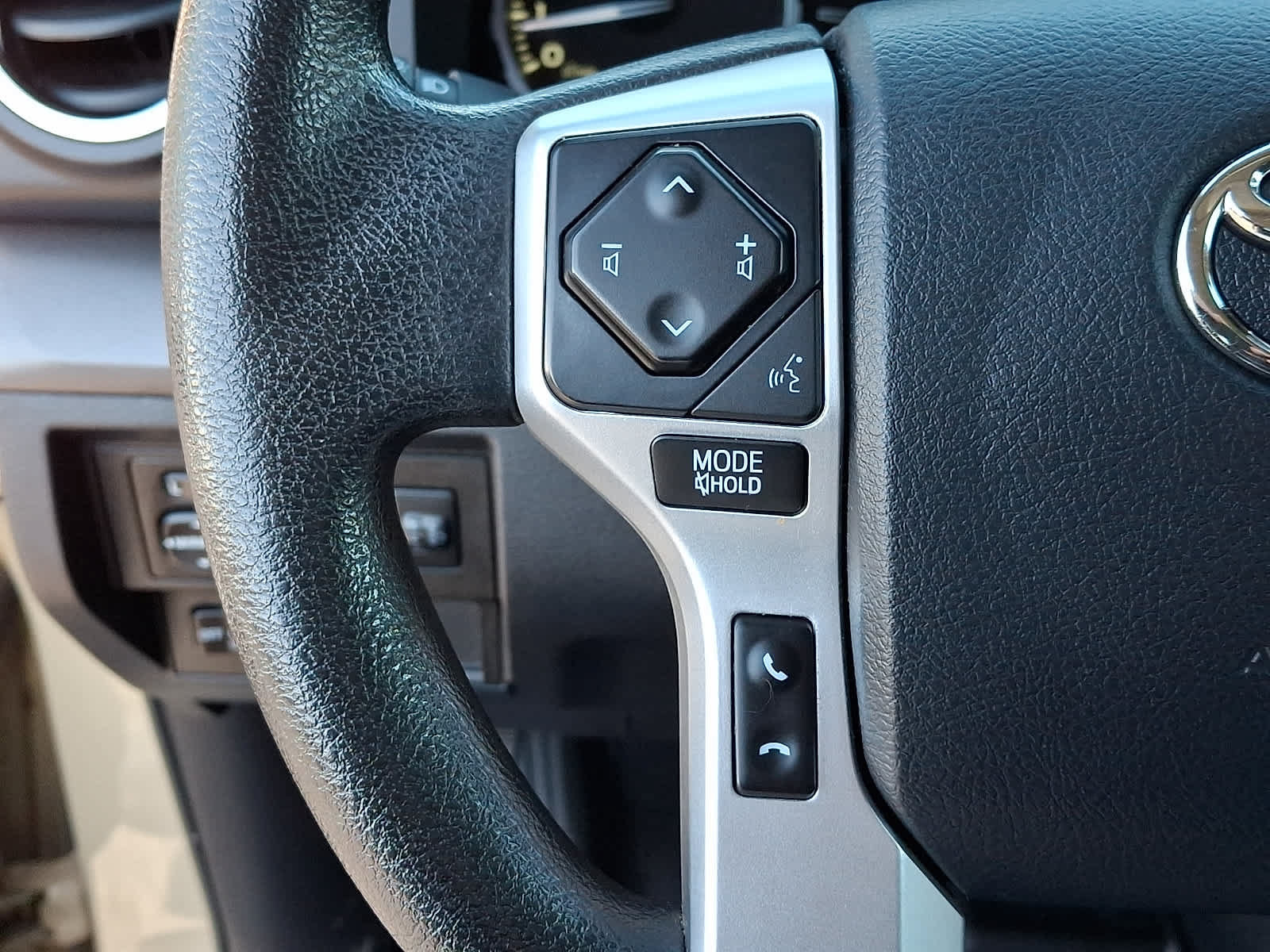 Used 2019 Toyota Tundra SR5 AWD/4WD image 23