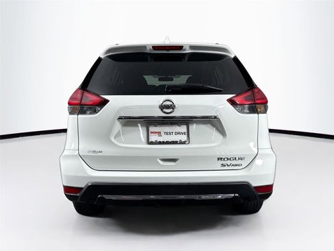 Used 2017 Nissan Rogue SV image 12