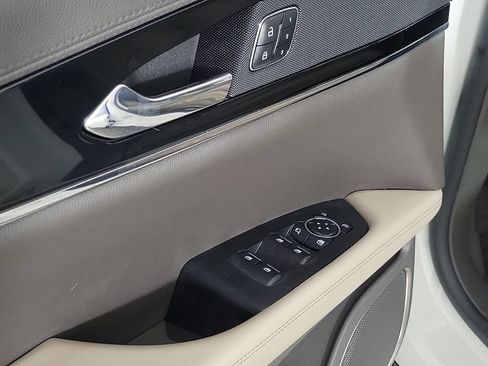 Used 2023 Lincoln Nautilus AWD image 19