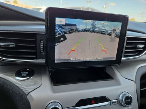 Used 2024 Ford Explorer XLT w/ Equipment Group 202A image 20