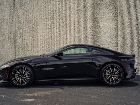Used 2020 Aston Martin V8 Vantage Coupe RWD image 11