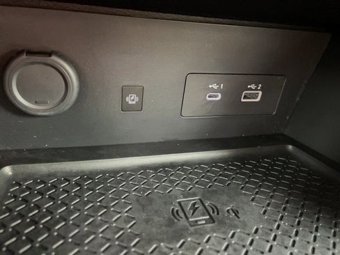 Used 2025 Nissan Pathfinder Platinum image 31