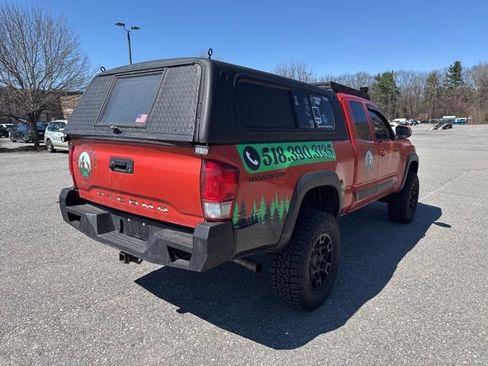 Used 2016 Toyota Tacoma TRD Sport w/ Towing Package image 7