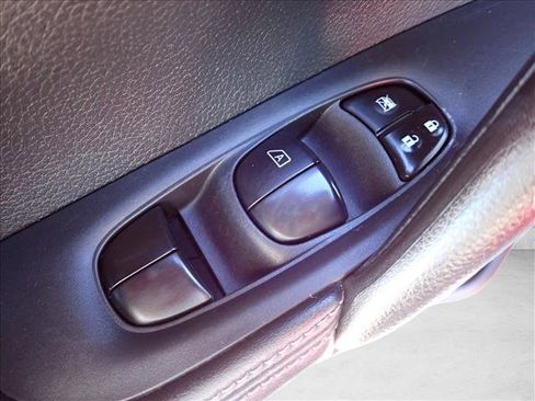 Used 2018 Nissan Rogue Sport SV w/ SV All-Weather Package image 13