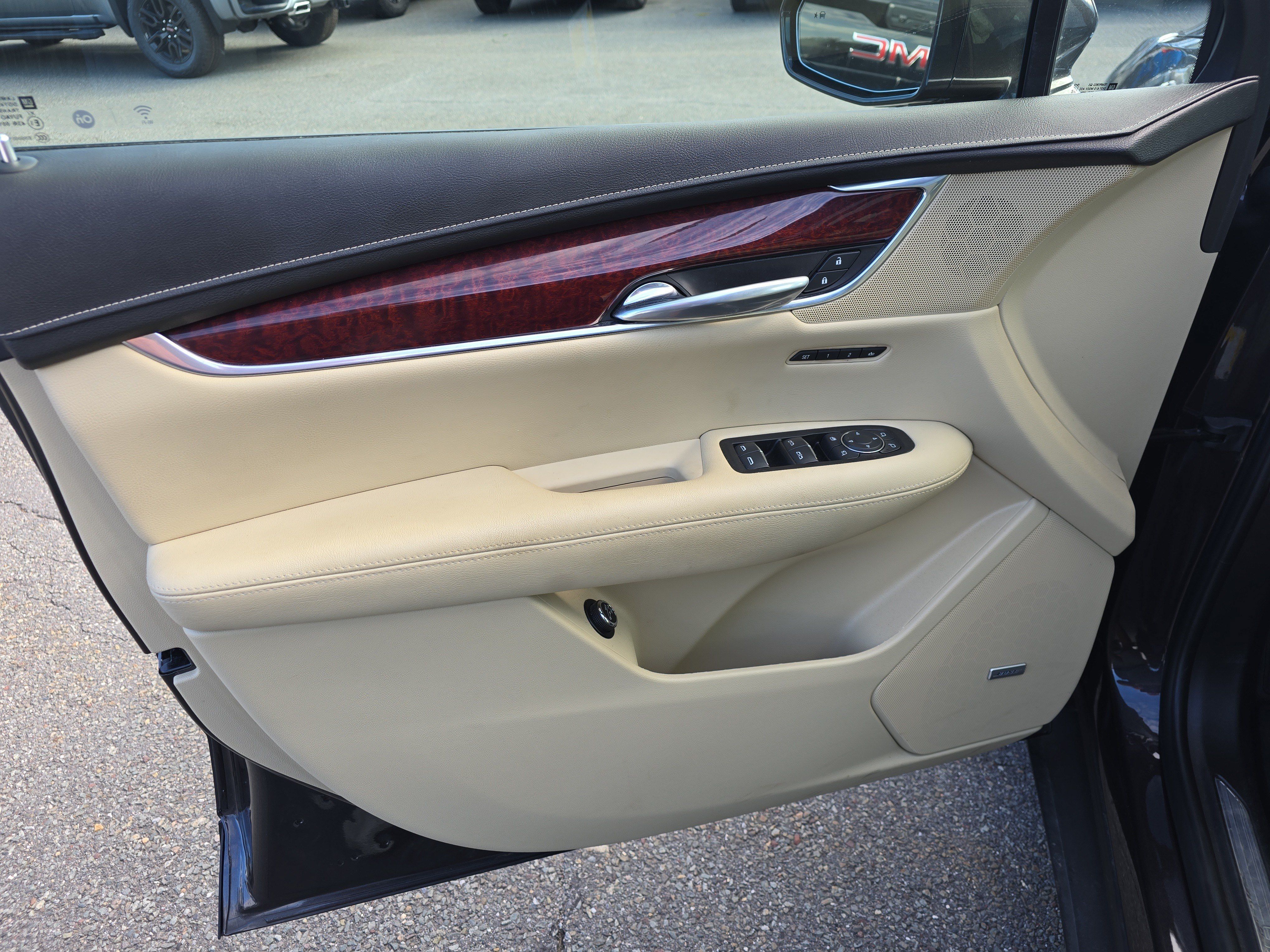 Used 2019 Cadillac XT5 Premium Luxury AWD/4WD image 19