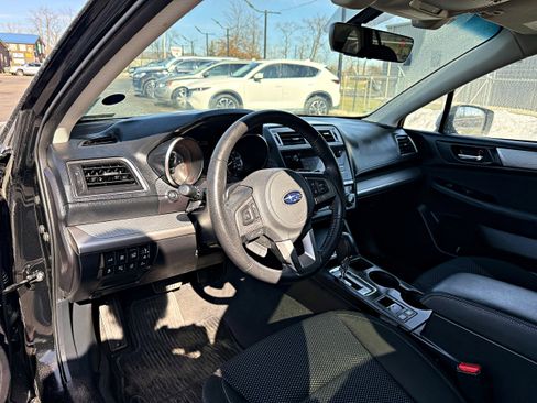 Used 2017 Subaru Outback 2.5i Premium image 13