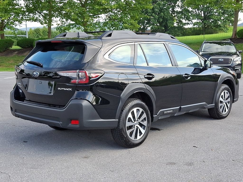 Used 2025 Subaru Outback AWD/4WD image 8