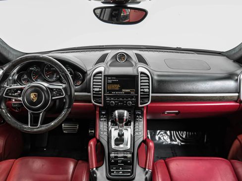 Used 2016 Porsche Cayenne GTS image 18