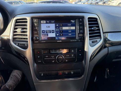 Used 2012 Jeep Grand Cherokee Laredo RWD image 13
