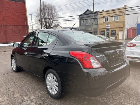 Used 2017 Nissan Versa SV image 7