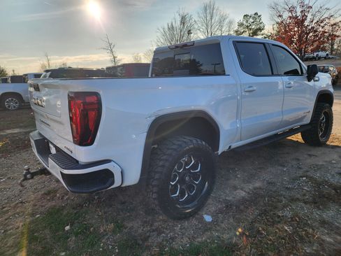 Used 2024 GMC Sierra 1500 AT4 w/ Technology Package image 9