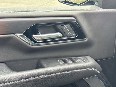 Certified 2025 GMC Yukon Denali AWD/4WD image 28