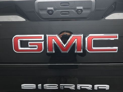 Used 2024 GMC Sierra 1500 SLT image 12
