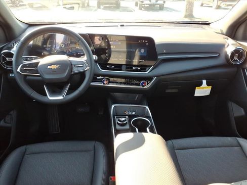 New 2026 Chevrolet Equinox LT w/ Convenience Package II FWD image 19