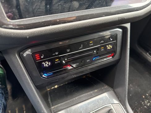 Used 2023 Volkswagen Tiguan SE R-Line image 9