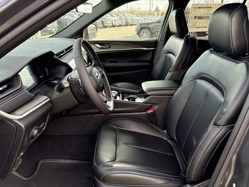 New 2026 Jeep Grand Cherokee Limited image 13