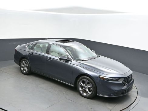 Used 2024 Honda Accord EX image 1