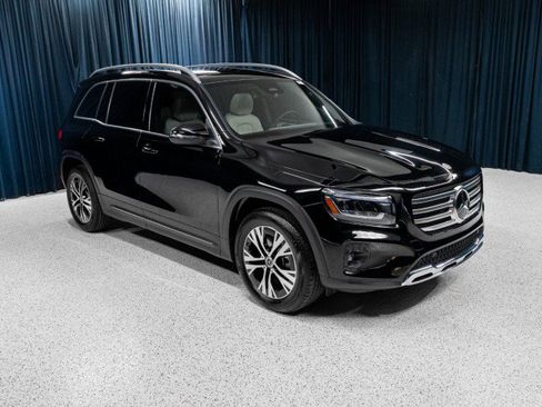 New 2026 Mercedes-Benz GLB 250 image 3
