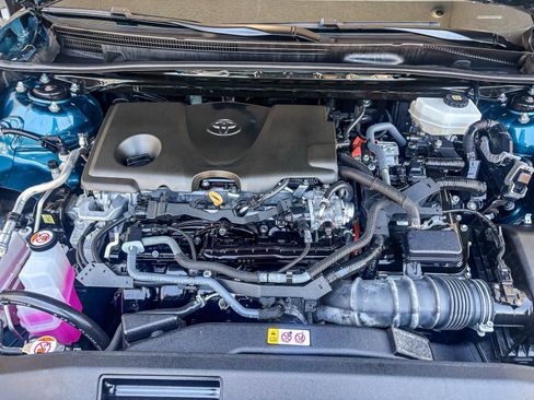 Used 2025 Toyota Camry SE FWD image 14