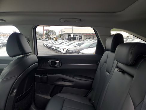 New 2026 Kia Sorento S image 10