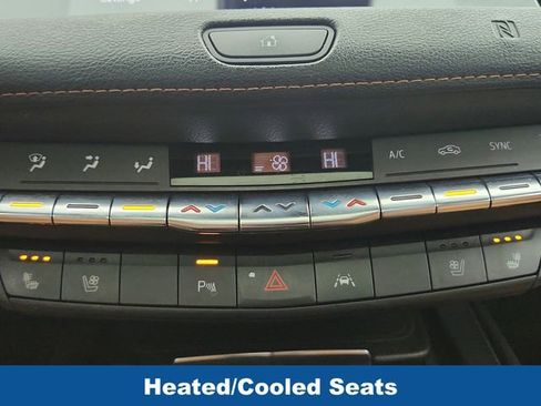 Used 2019 Cadillac XT4 Premium Luxury image 16