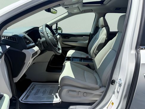 New 2026 Honda Odyssey EX-L image 9