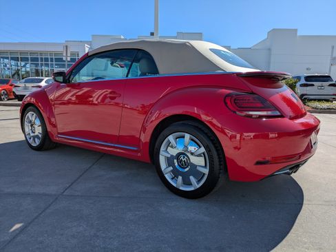Used 2019 Volkswagen Beetle 2.0T SE w/ SE Premium Package image 6