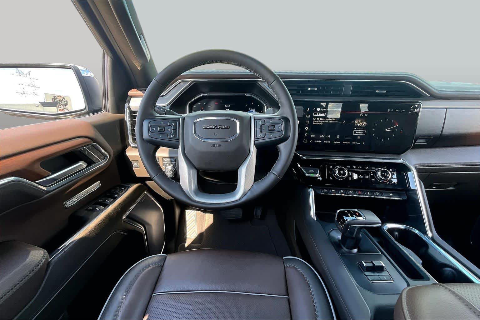 Used 2023 GMC Sierra 1500 Denali w/ Denali Reserve Package AWD/4WD image 6
