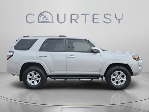 Certified 2022 Toyota 4Runner SR5 RWD image 6