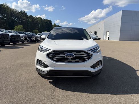 Used 2022 Ford Edge Titanium w/ Equipment Group 301A AWD/4WD image 2