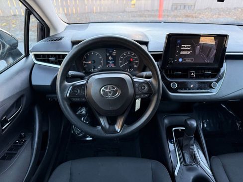 Used 2025 Toyota Corolla LE image 25