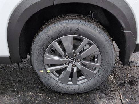 New 2025 Nissan Pathfinder SV image 21