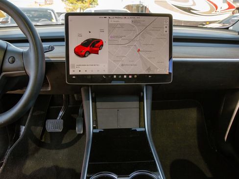 Used 2020 Tesla Model Y Long Range image 14